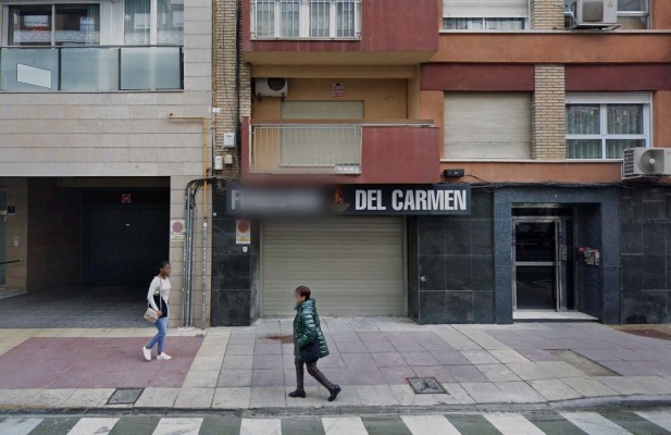 Un 'súper' y un gimnasio, entre los novios del bajo de la calle Princesa que perteneció al Tanatorio del Carmen