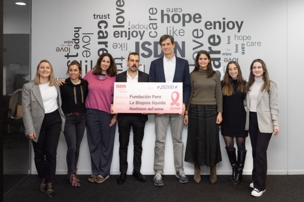 Isdin dona por sexto año 25.000 euros a la Fundación Fero gracias a la campaña ‘Juntas’

