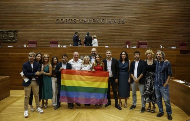 Tres exasesores de Les Corts demandan a Compromís por despido improcedente