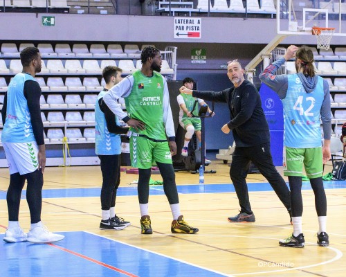 El Amics Castelló busca revertir su dinámica con una victoria ante el Fuenlabrada de Toni Ten