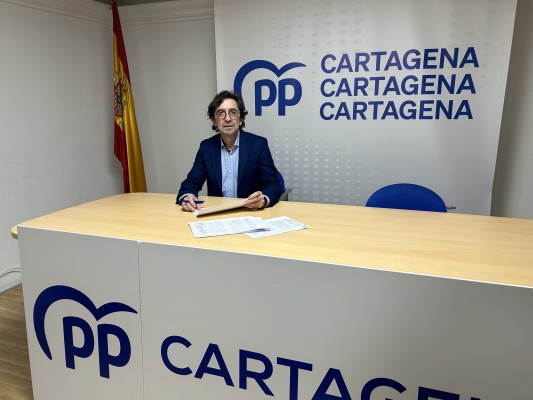 Quino Segado, María Casajús, Santiago López y Pedreño, pesos pesados del PP, avalan a Arroyo para presidir el partido en Cartagena