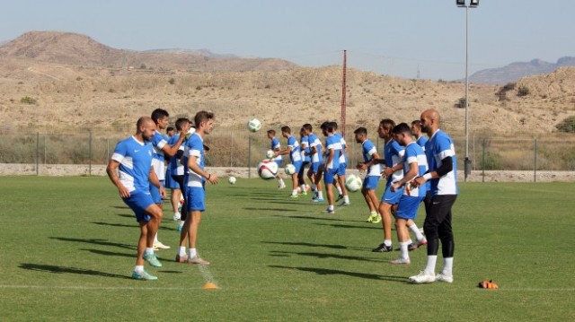 El Hércules se suma a las críticas al balón de la RFEF para Segunda B