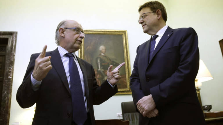 Hacienda asegura que no se cerrará ninguna empresa pública