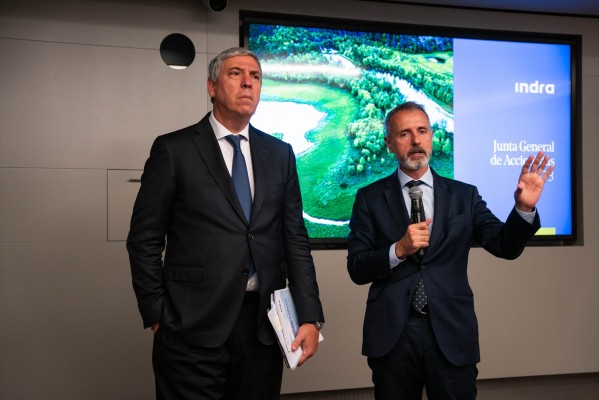 Indra sigue de dulce en bolsa: encadena tres años subiendo y lidera las alzas del Ibex 35 en 2024