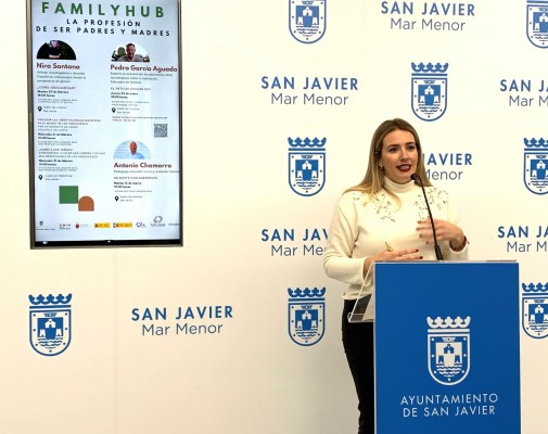 San Javier 'echa un cable' a las familias en la educación de sus hijos con su 'Hub' familiar