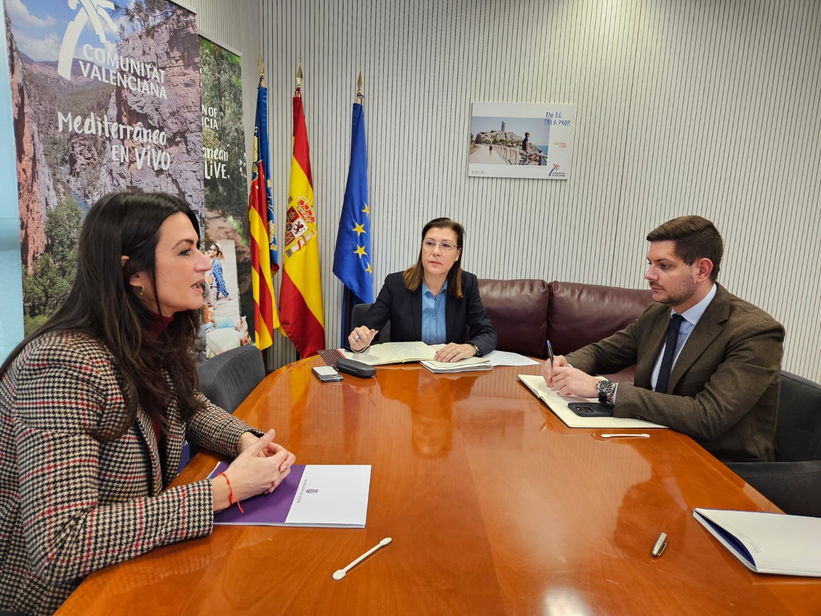 El Ayuntamiento de Gandia se reune con la secretaria Autonómica de Turismo, Cristina Moreno. Foto: Ajuntament de Gandia - 