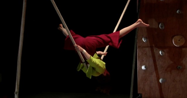 Circo de escalada: Sagunt a Escena trae el espectáculo aéreo 'Au pied du mur'