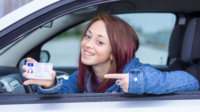 Conducir a los 17: ¿Mayor peligro o jóvenes más preparados? 