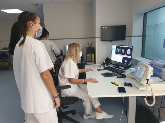 El Hospital Doctor Balmis y el CIPFP Canastell implantan formación dual para técnicos de imagen


