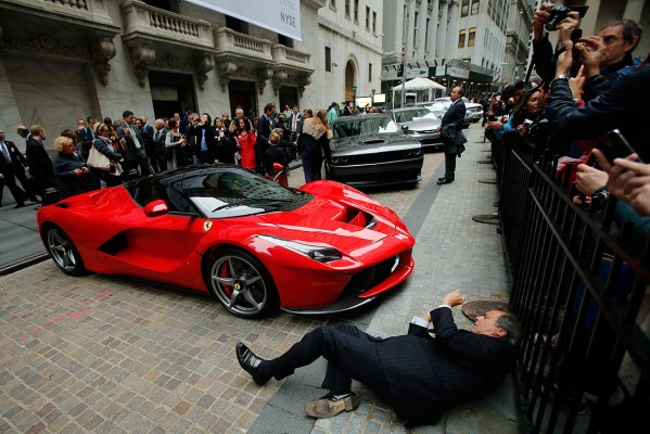 Ferrari ruge en Wall Street: se revaloriza un 15% en su primer cambio