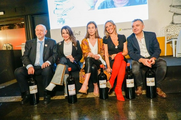 Vectalia celebrará en Fitur las 65 Veladas Literarias con Sonsoles Ónega, Carme Chaparro, Javier Sierra y Marta Robles

