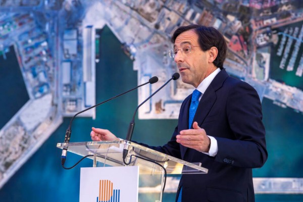 El Puerto acelera los contactos con la industria de Alicante para captar tráfico y ya piensa en crecer