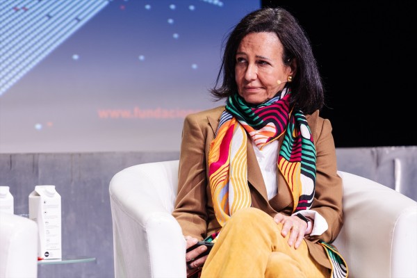 Banco Santander cerró 2023 al frente de las suscripciones netas de fondos de inversión