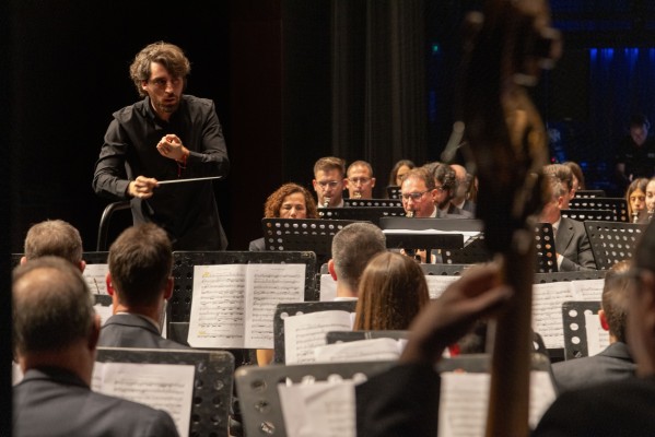 Enrique Montesinos Parra dirigirá la Jove Banda Simfònica de la FSMCV