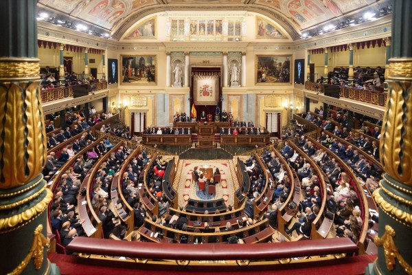 El PSOE invoca el precedente de 2011 para vetar enmiendas ajenas a la reforma constitucional

