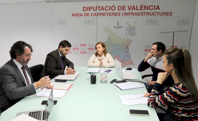 La Diputació prolongará un tramo de la carretera Nazaret-Oliva e incluirá un carril bici
