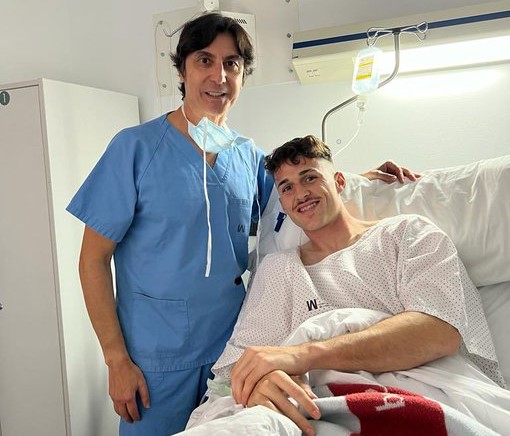 Imanol Alonso, jugador del Real Murcia, es operado de la rotura de peroné de la pierna derecha