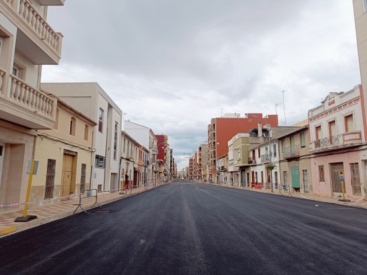 Almussafes finalizará las obras de asfaltado de la calle Mayor y recuperará la circulación