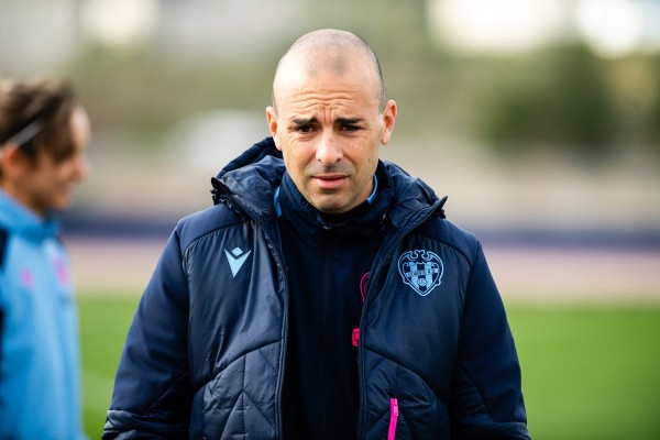 Sánchez Vera: “El Atleti es favorito, pero eso no significa que vayan a jugar la final”
