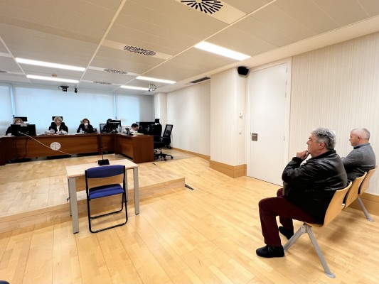 El exalcalde de Jacarilla niega en el juicio amaños en el PGOU para favorecer a dos mercantiles