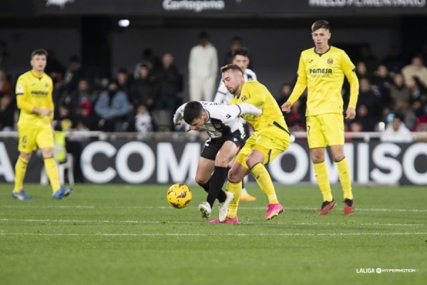 El Villarreal B cae ante el Cartagena tras una remontada en la segunda parte