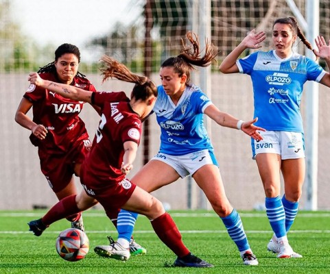 El Alhama ElPozo remonta con un 2-1 ante el Dux Logroño y sigue cuarto en Primera RFEF femenina 
