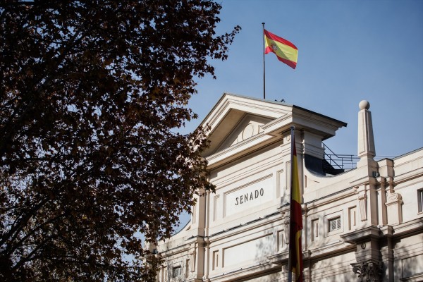 Senadores gastan en mes y medio más de 400.000 euros en viajes desde la constitución de las Cortes
