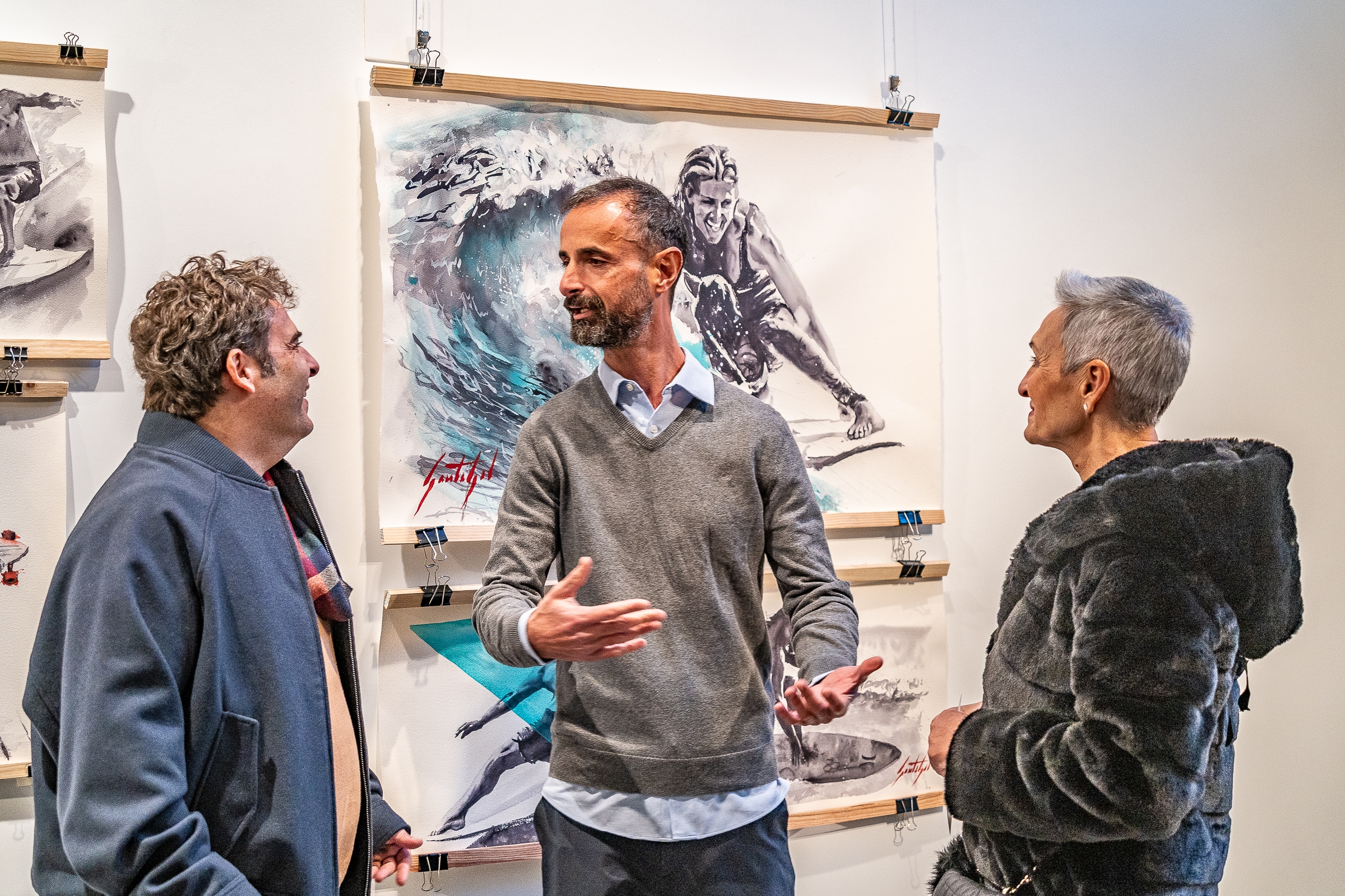 Benicàssim inicia sus exposiciones con el trabajo audiovisual de Marta Negre y la acuarela de Santiago Gil

