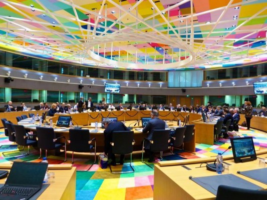 El Eurogrupo analiza la situación de una economía de la Eurozona al borde de la recesión

