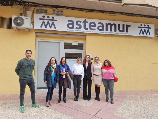 Conceden una ayuda de 12.000 euros a Asteamur para favorecer el contacto social de las personas con TEA
