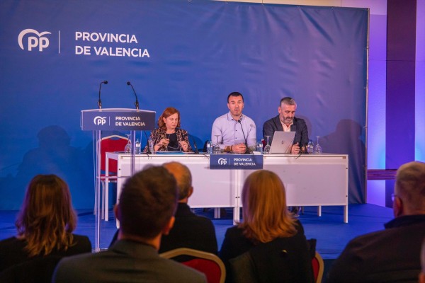 Mompó renueva más de la mitad de los cargos de la ejecutiva provincial con 