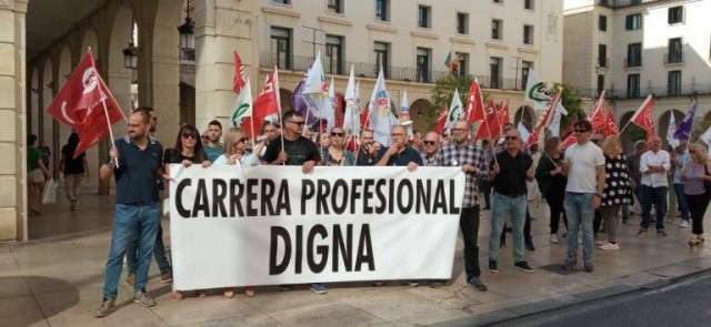 El acuerdo por la mejora de los sueldos de los funcionarios de Alicante no aplaca las protestas