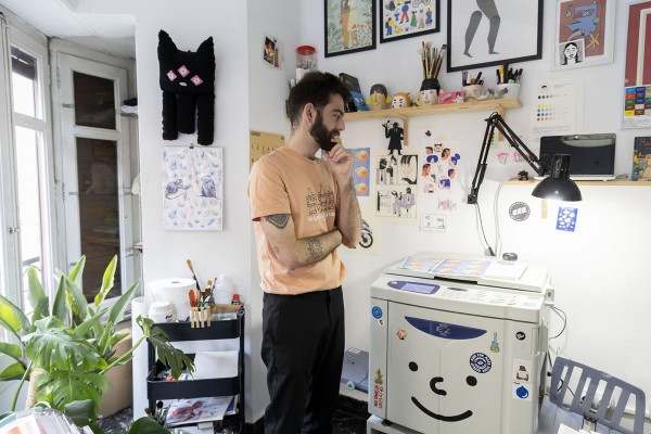 Jaume Mora abre ‘Risitas’, el estudio-hogar de la risografía en València