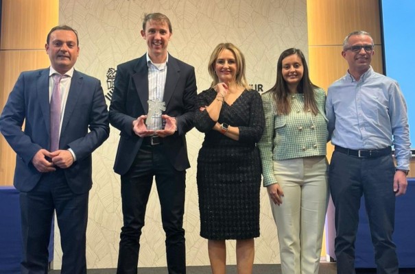 La escuela de hostelería del Grau por sus iniciativas innovadoras y Gastroadictos, premios Turismo CV