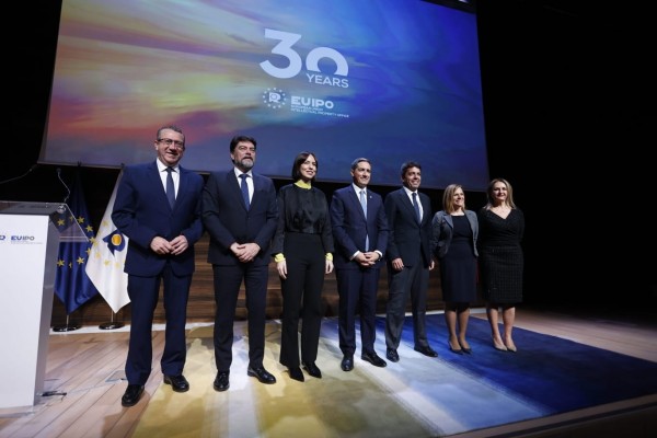 Mazón anuncia una oficina de 