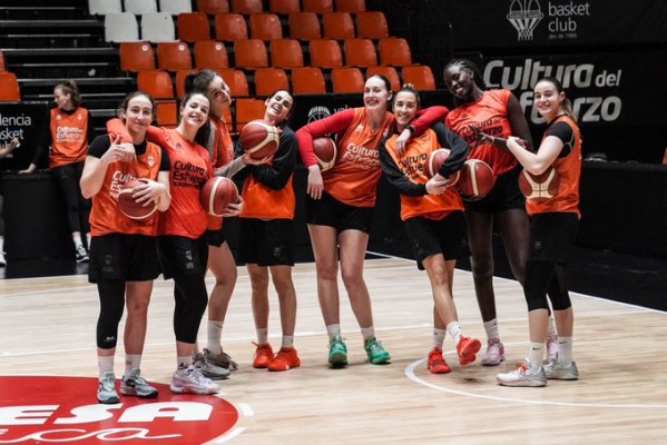 La décima victoria seguida del Valencia en la Liga pasa por ganar al renovado Gran Canaria