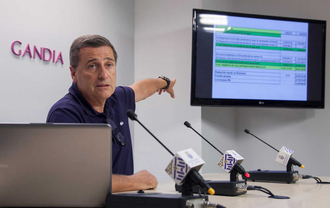 El coordinador de Economía en el Ayuntamiento de Gandia, Salvador Gregori (Foto: Álex Oltra) - 
