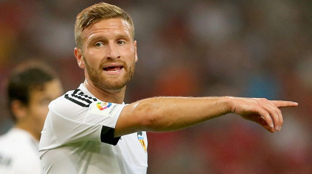 A Mustafi le crecen 'las novias'
