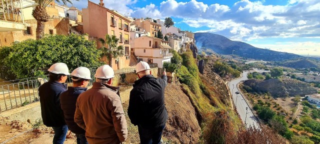 Comienzan en Finestrat las obras de consolidación del talud de La Penya