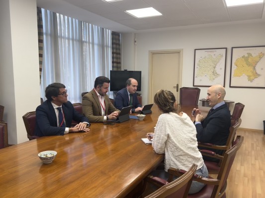 Ruz reivindica ante la la Confederación Hidrográfica del Júcar más agua e infraestructuras