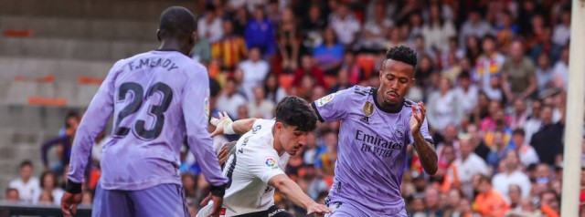 Militao contradice a Vinicius: hubo insultos racistas de algunos aficionados pero no de todo Mestalla