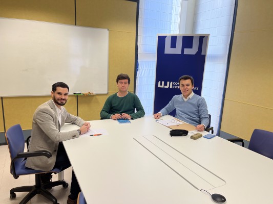 Los estudiantes de la UJI tratan vías de refuerzo y mejora del transporte público con el Ayuntamiento