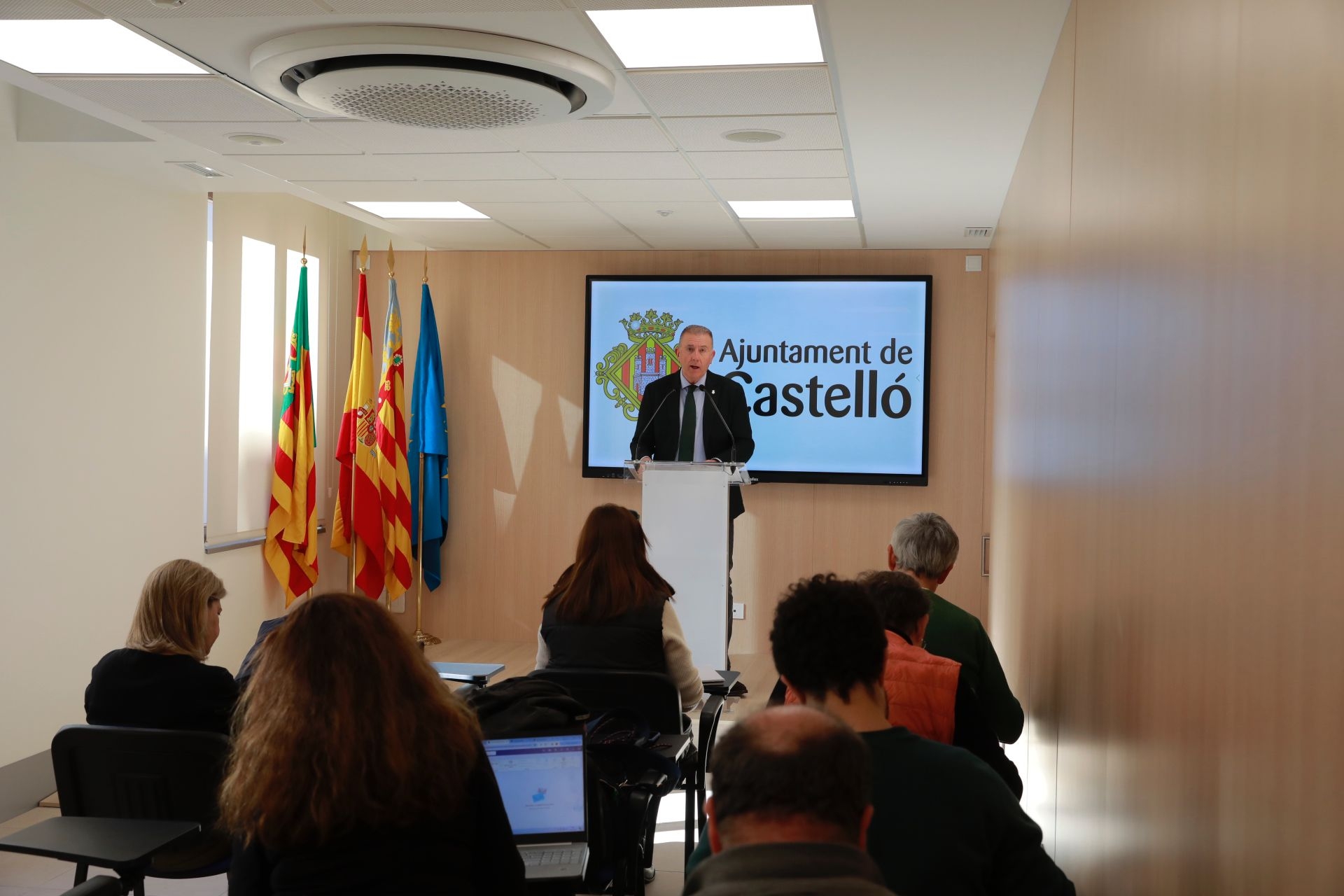 Castelló ratifica la adjudicación de los primeras paradas del Mercat de Sant Antoni por 10 años