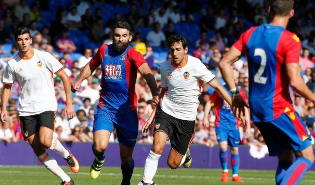 El VCF sigue sin encontrar su rumbo a dos semanas de empezar la competición