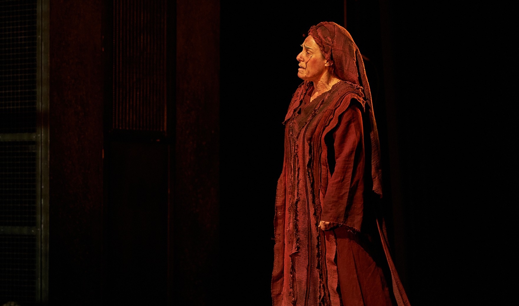 Anabel Alonso se convierte en 'La celestina' en Teatro Flumen