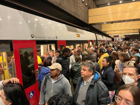 Restablecida la circulación en  las líneas 3, 5 y 9 de metro tras caer el enclavamiento en Alameda