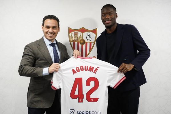 El Sevilla refuerza su mediocampo con el joven centrocampista camerunés Agoumé