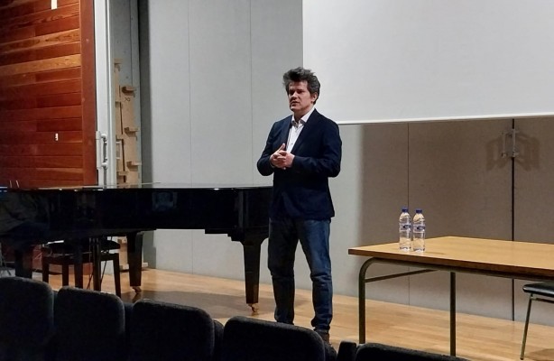 Sergio Alapont comparte en Castelló los retos de dirigir una orquesta: 
