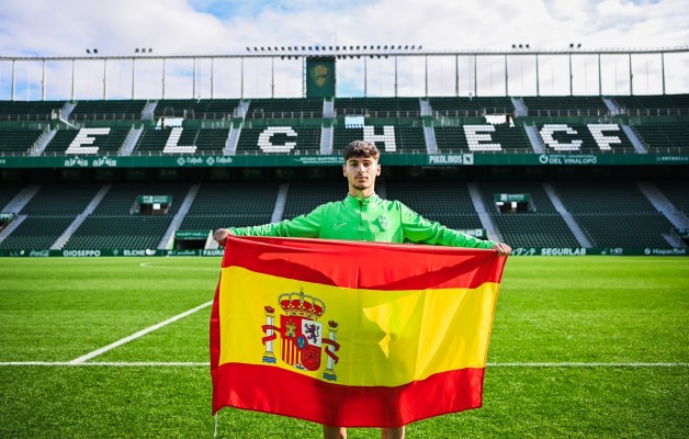 Rodrigo Mendoza se hace un sitio en el primer equipo franjiverde y en La Roja sub-19