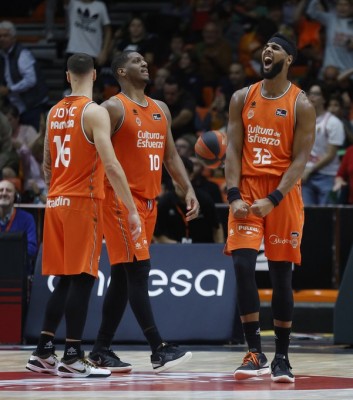 El Valencia pone a la venta cerca de un centenar de pases de la Copa para sus abonados